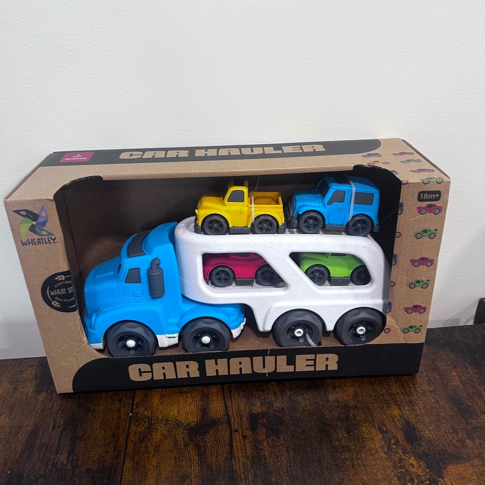 Aurora Wheatley Car Hauler Eco-Friendly Wheat Straw Plastic Toy Set 18m+ T40092